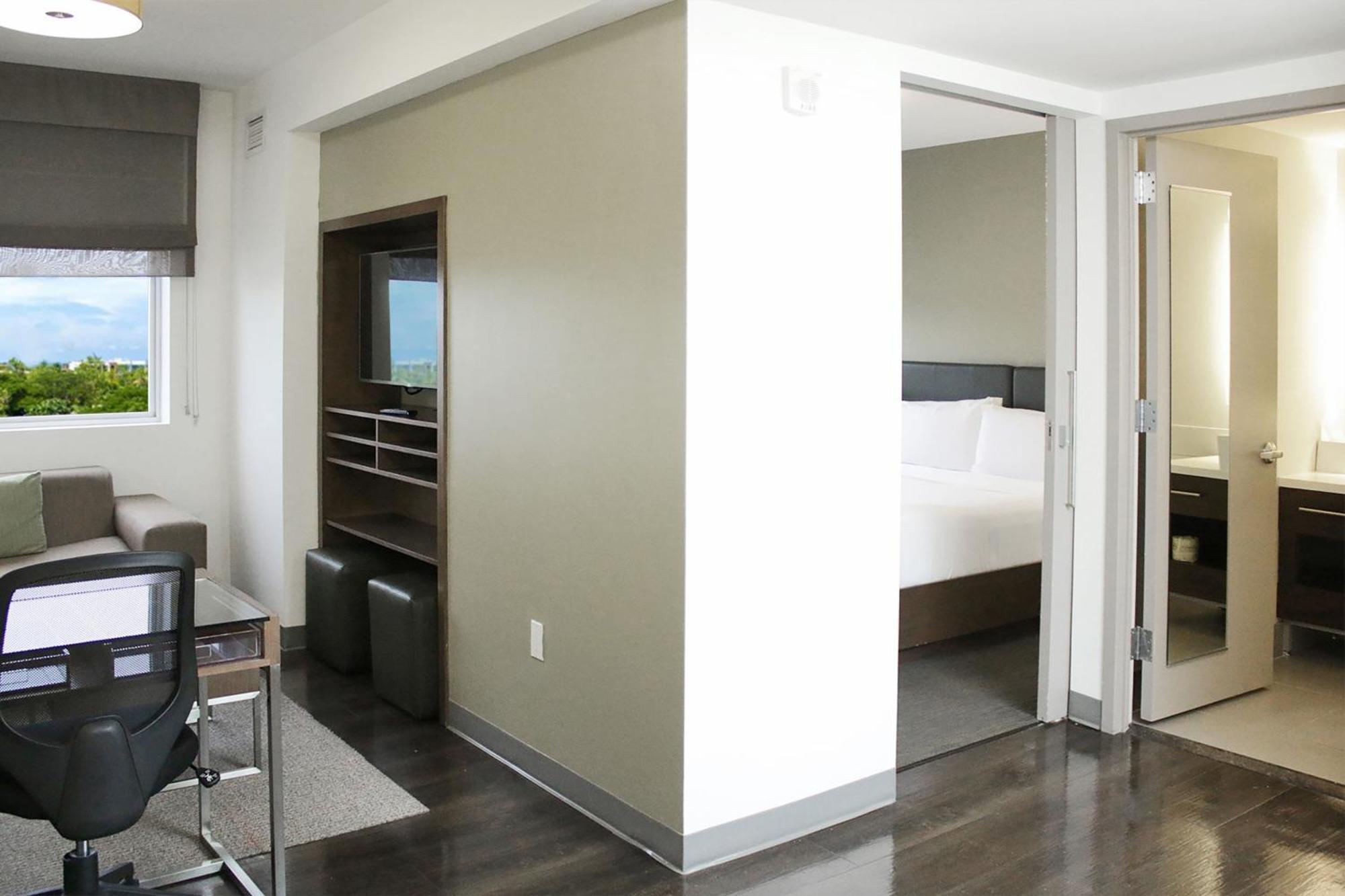Element Miami Doral Hotel Sweetwater Exterior photo