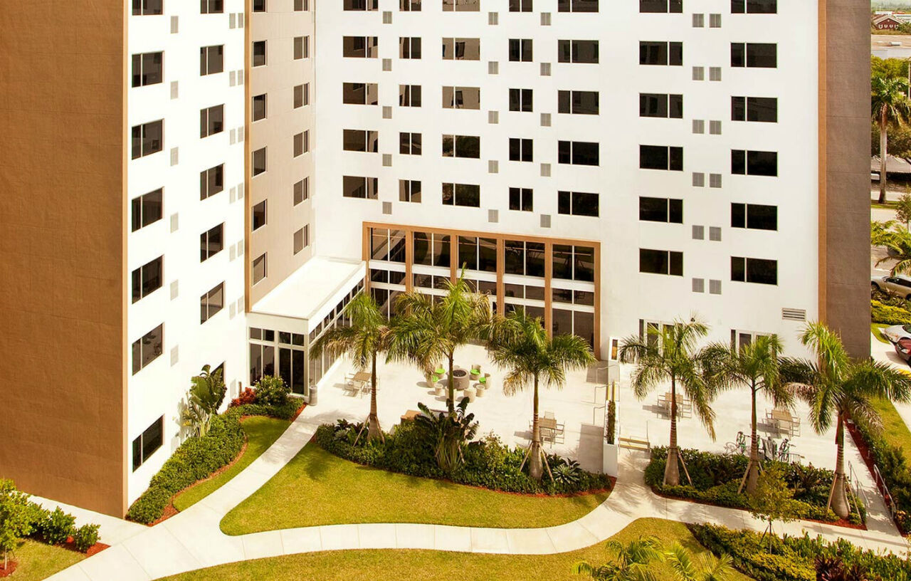 Element Miami Doral Hotel Sweetwater Exterior photo